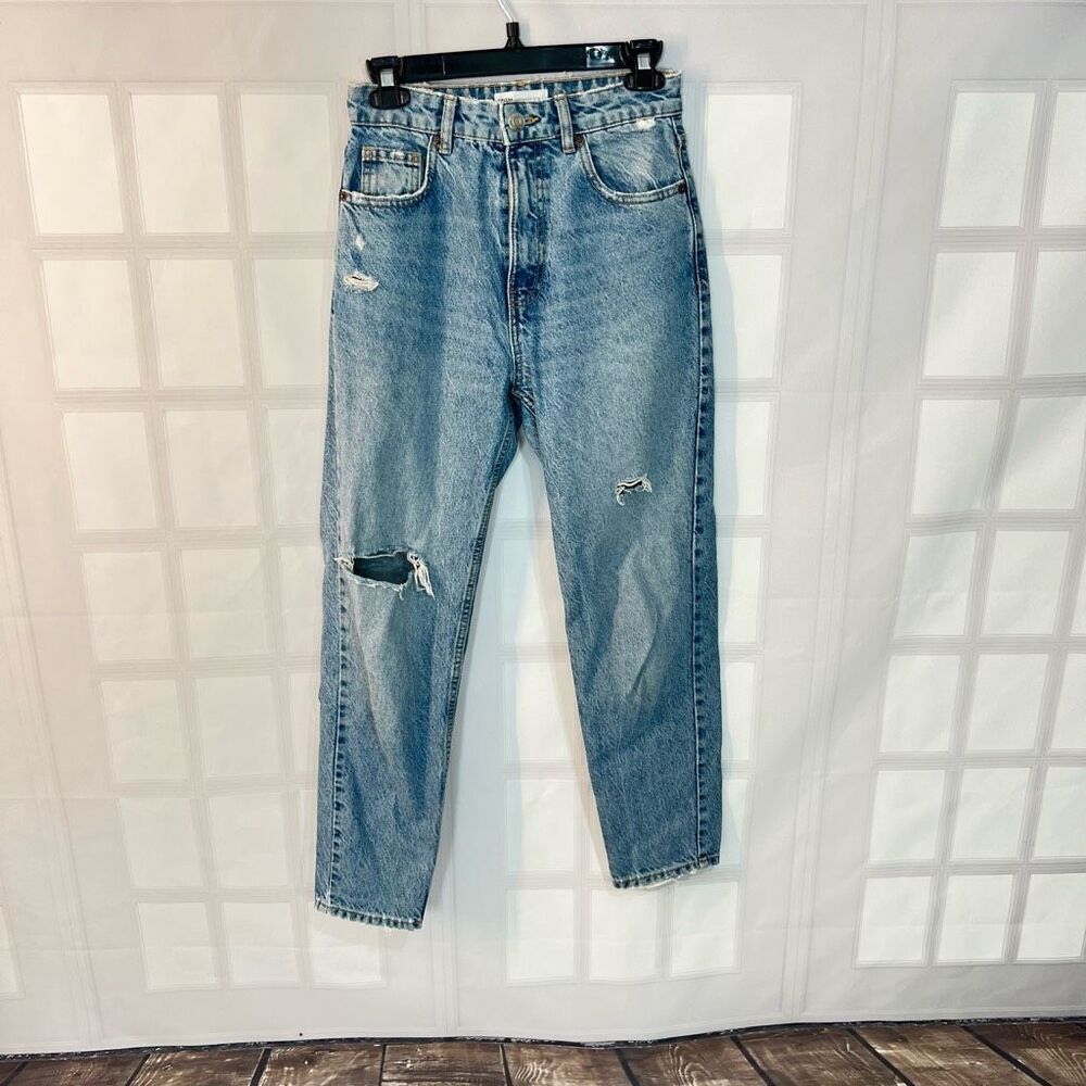 Zara light wash high waist ripped knee tapered leg jeans size 2